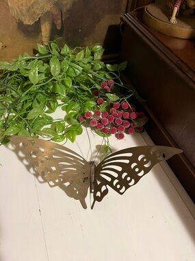 BRASS BUTTERFLY - Holes to hang on the wall with - Or stands up - VINTAGE